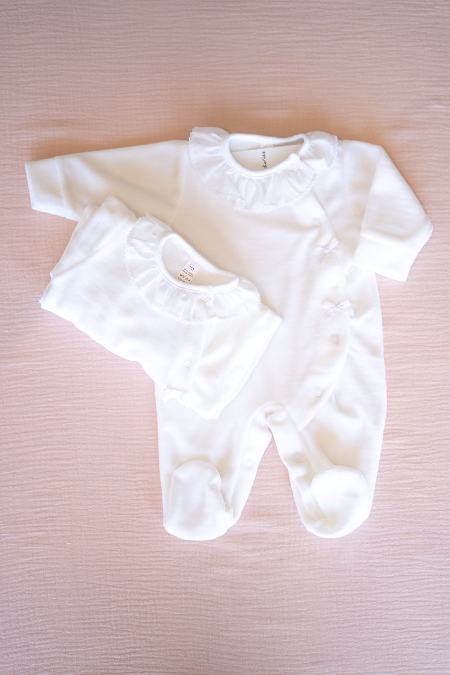 Babygrow Essentials em Veludo