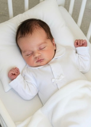 Babygrow Essentials com decote aberto