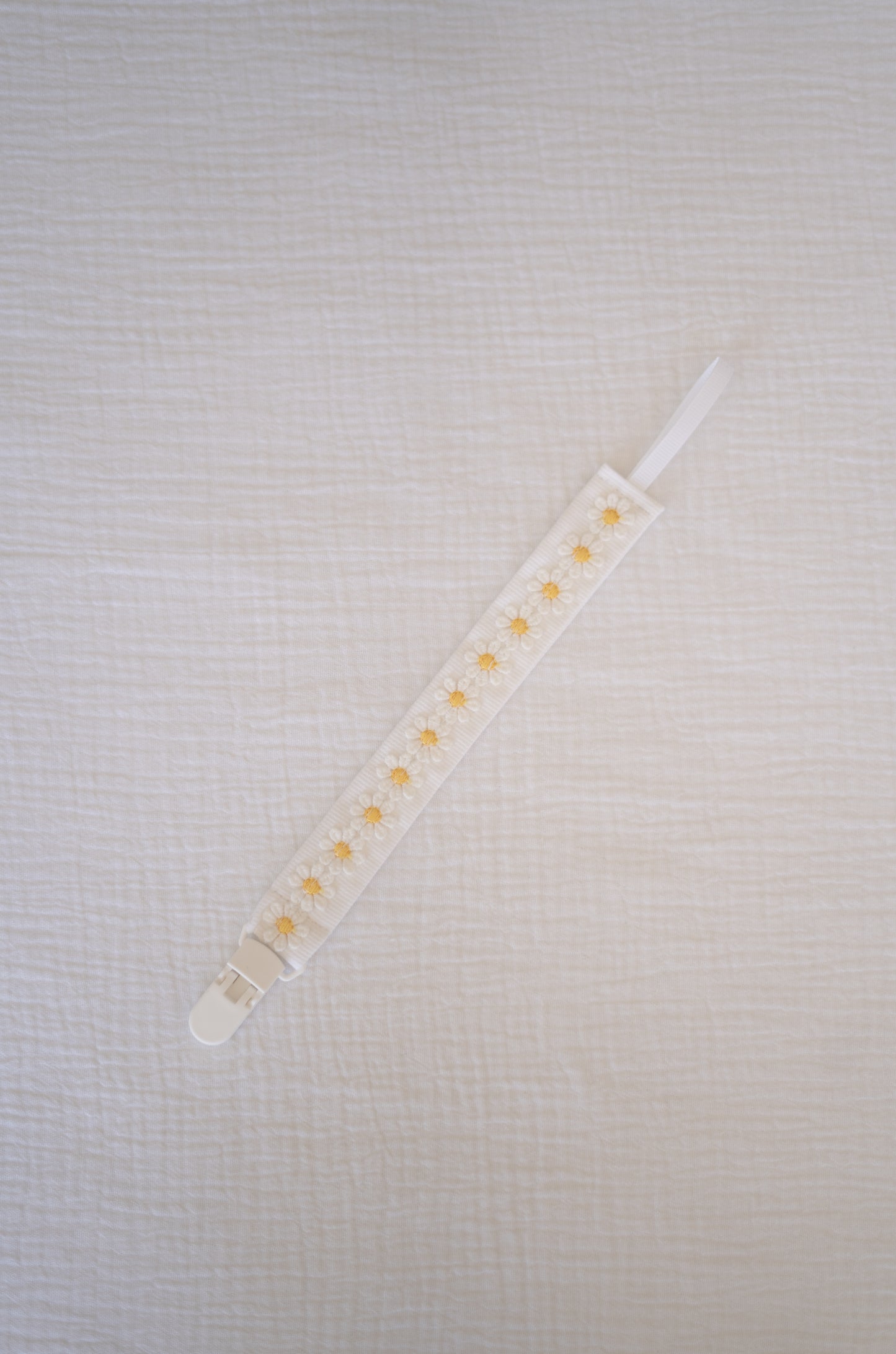 Fita Branca com Bordado Flores