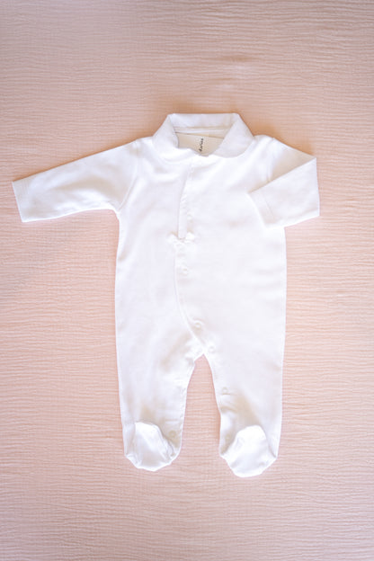 Babygrow Essentials com decote aberto