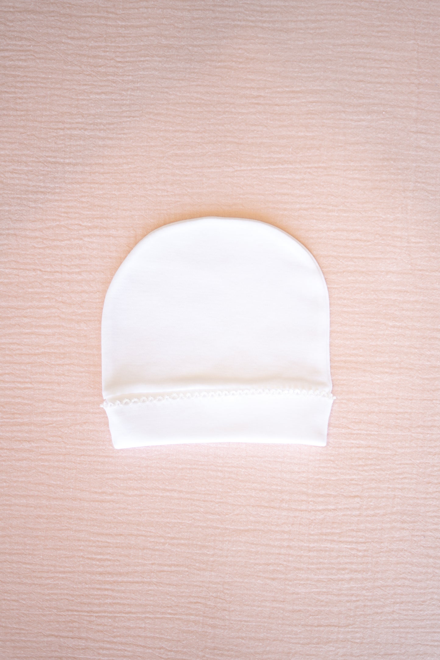 Chapéu com Detalhe em Branco